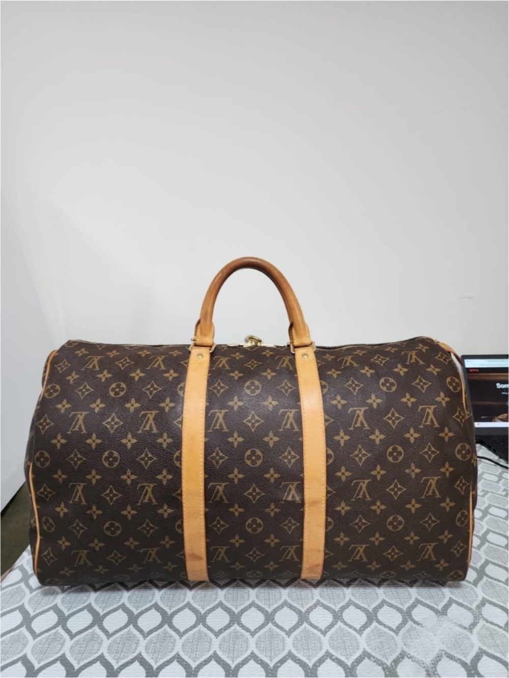 Authentic Louis Vuitton Limited Edition Monogram Patches Keepall Bandoulière 50 - Picture 4 of 16